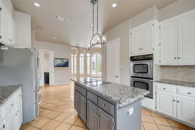 1201 Findlay Drive, Arlington, TX 76012