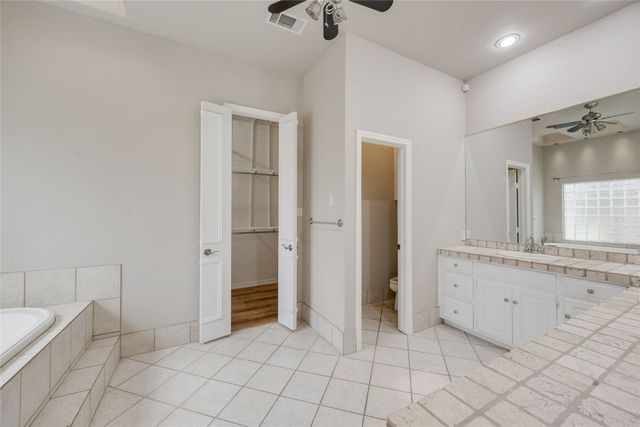 1201 Findlay Drive, Arlington, TX 76012