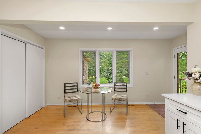 2916 Skyline Drive, Crystal Lake, IL 60012