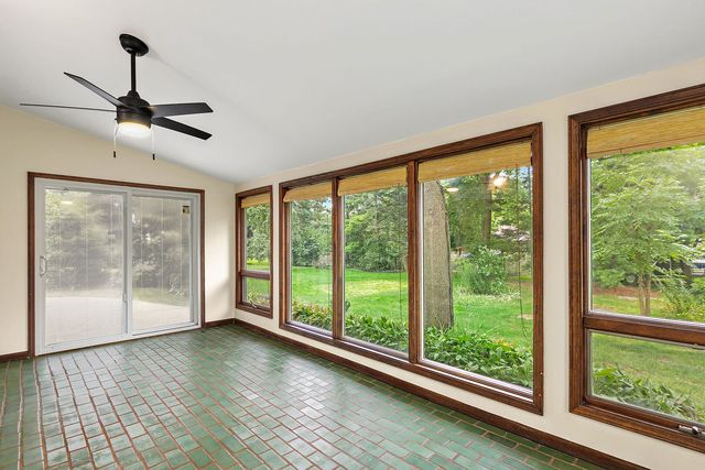 2916 Skyline Drive, Crystal Lake, IL 60012