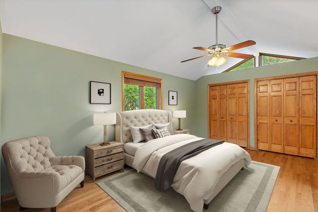 2916 Skyline Drive, Crystal Lake, IL 60012