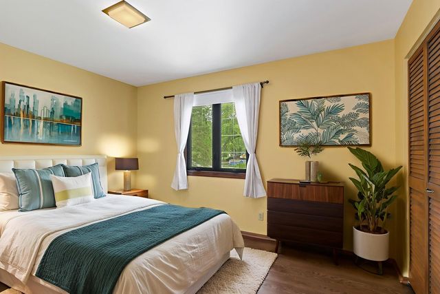 2916 Skyline Drive, Crystal Lake, IL 60012