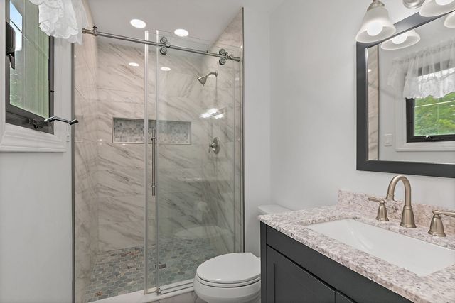 2916 Skyline Drive, Crystal Lake, IL 60012