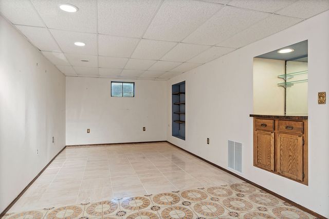 2916 Skyline Drive, Crystal Lake, IL 60012