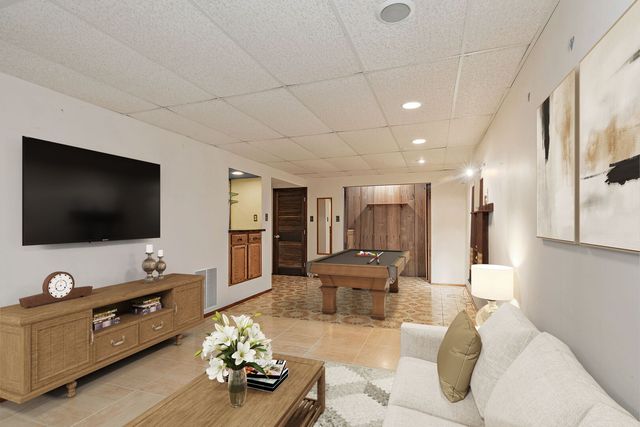 2916 Skyline Drive, Crystal Lake, IL 60012