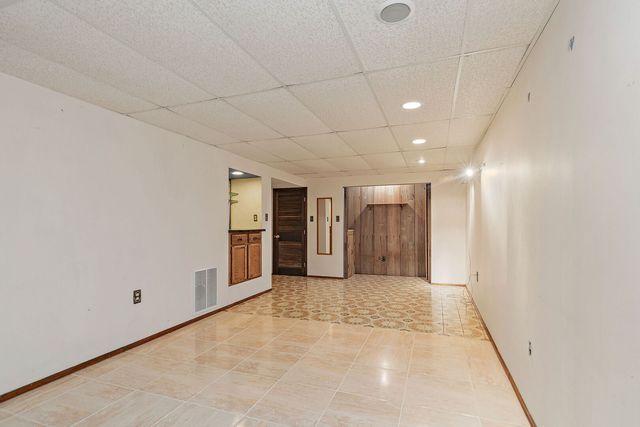 2916 Skyline Drive, Crystal Lake, IL 60012