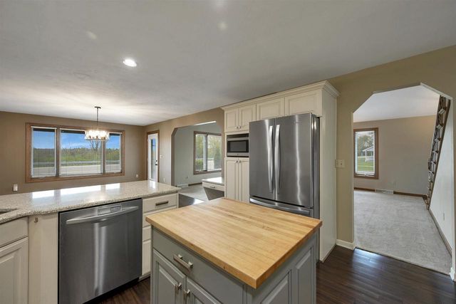 2228 LOST DAUPHIN ROAD, De Pere, WI 54115