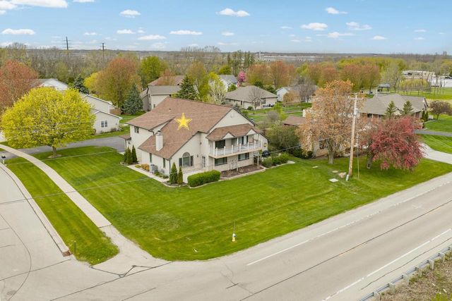 2228 LOST DAUPHIN ROAD, De Pere, WI 54115