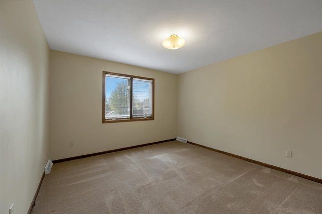 2228 LOST DAUPHIN ROAD, De Pere, WI 54115