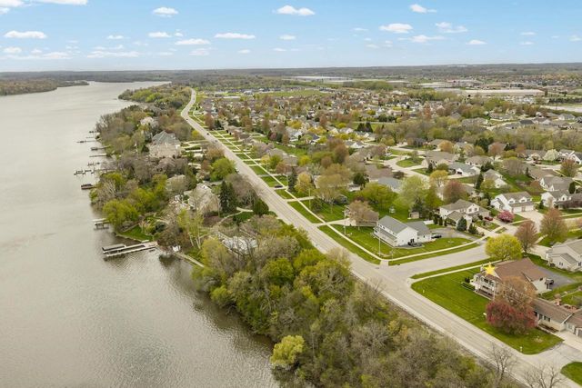2228 LOST DAUPHIN ROAD, De Pere, WI 54115