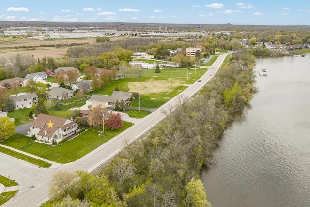 2228 LOST DAUPHIN ROAD, De Pere, WI 54115