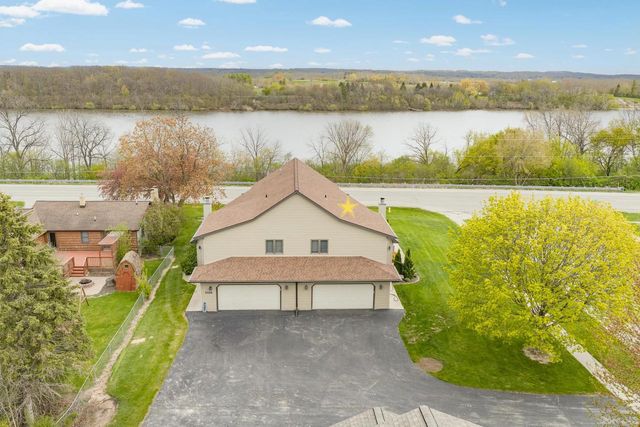 2228 LOST DAUPHIN ROAD, De Pere, WI 54115