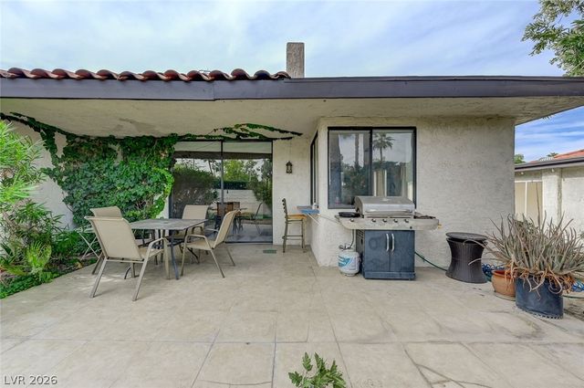 2471 Palmera Drive, Las Vegas, NV 89121