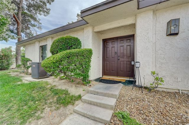 2471 Palmera Drive, Las Vegas, NV 89121