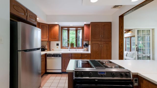 816 WARREN RD, Ambler, PA 19002