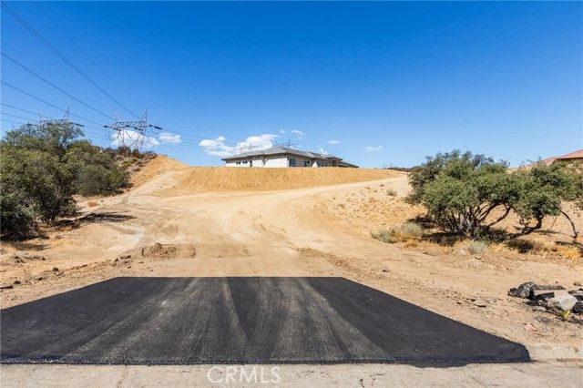 6848 Braceo Street, Oak Hills, CA 92344