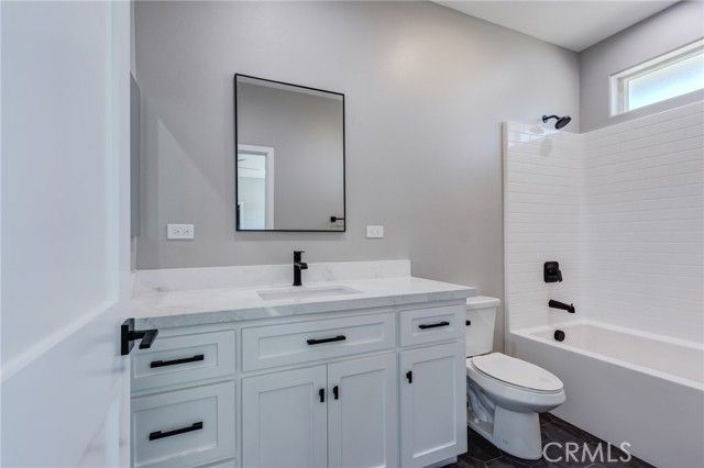 6848 Braceo Street, Oak Hills, CA 92344