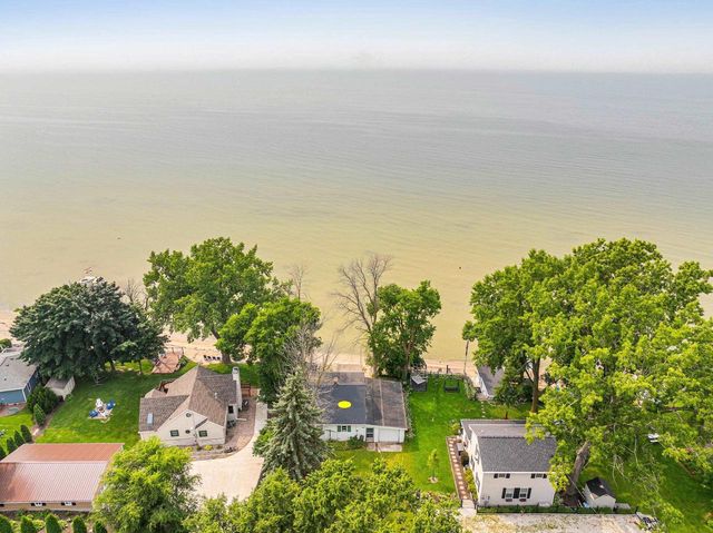 N9015 DEBAKER LANE, Luxemburg, WI 54217