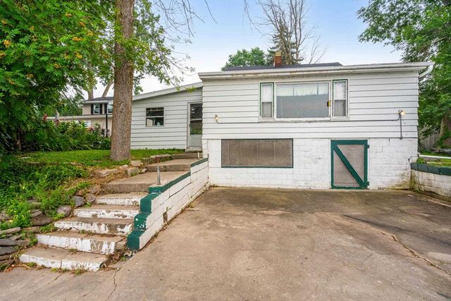 N9015 DEBAKER LANE, Luxemburg, WI 54217