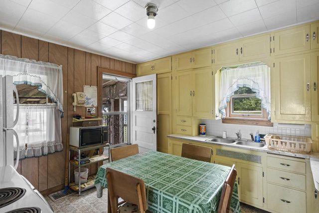 N9015 DEBAKER LANE, Luxemburg, WI 54217