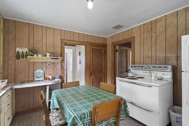 N9015 DEBAKER LANE, Luxemburg, WI 54217