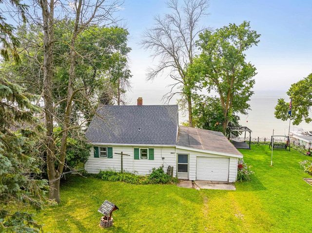 N9015 DEBAKER LANE, Luxemburg, WI 54217