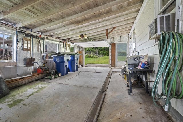 N9015 DEBAKER LANE, Luxemburg, WI 54217