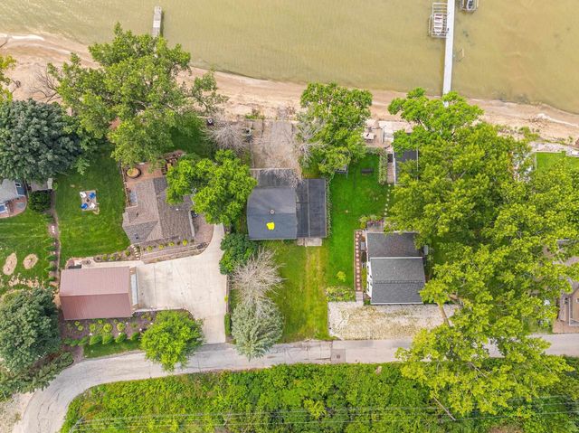 N9015 DEBAKER LANE, Luxemburg, WI 54217