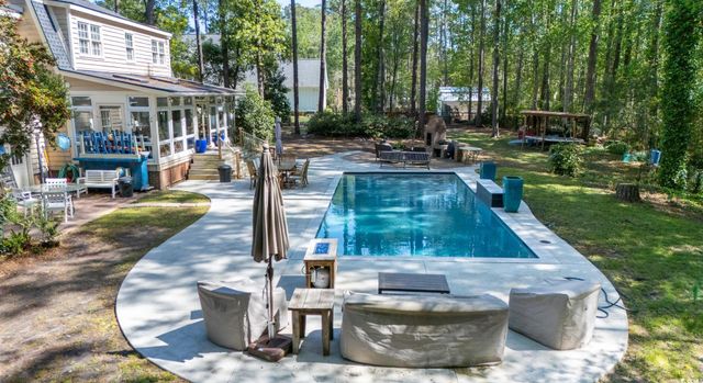 133 Otter Run Rd., Pawleys Island, SC 29585