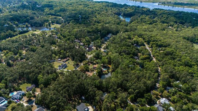 133 Otter Run Rd., Pawleys Island, SC 29585