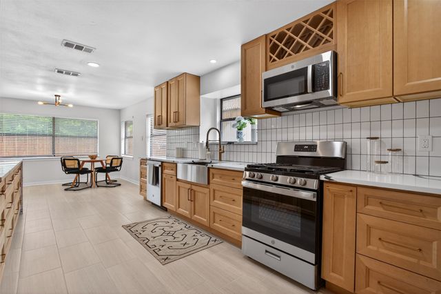 8206 Spinnaker Cove, Rowlett, TX 75089