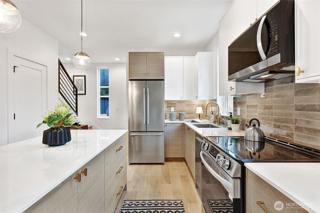 2006 B 19th Avenue S, Seattle, WA 98144