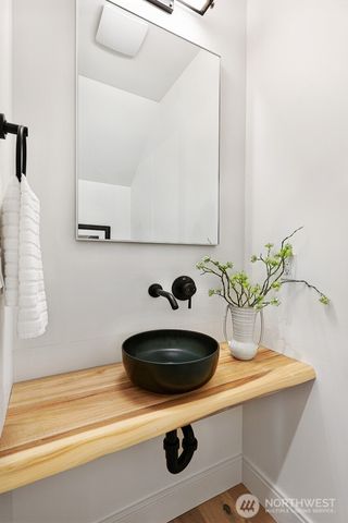 2006 B 19th Avenue S, Seattle, WA 98144