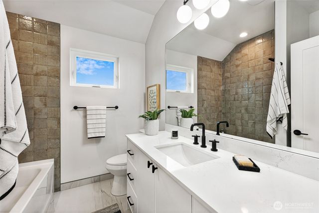 2006 B 19th Avenue S, Seattle, WA 98144