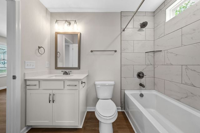 1217 Dodd St, Clarksville, TN 37040