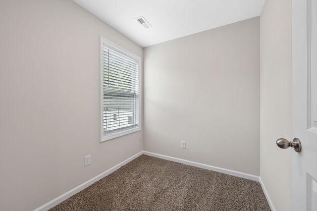 1217 Dodd St, Clarksville, TN 37040