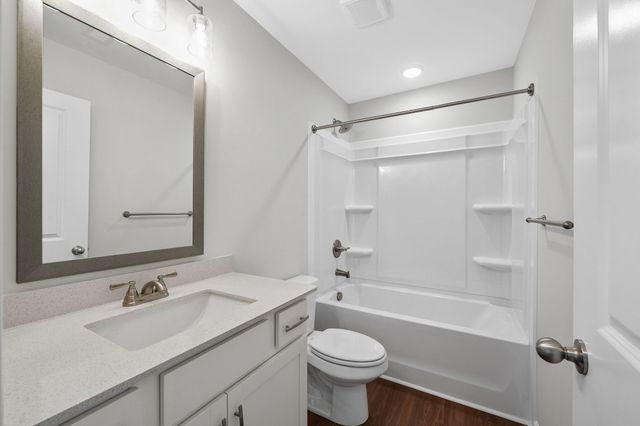 1217 Dodd St, Clarksville, TN 37040