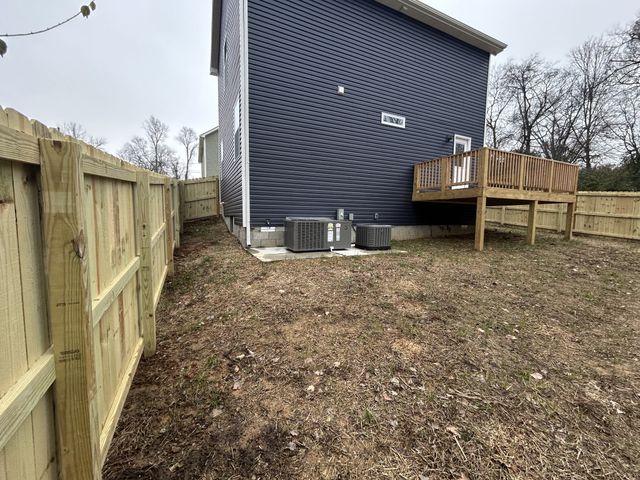 1217 Dodd St, Clarksville, TN 37040