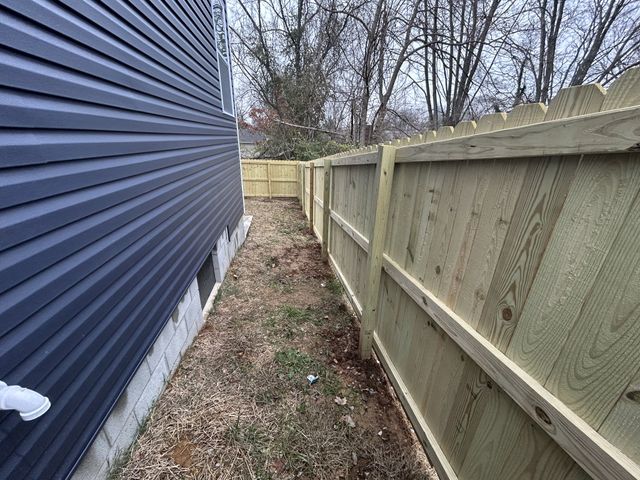 1217 Dodd St, Clarksville, TN 37040