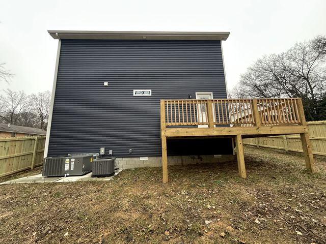 1217 Dodd St, Clarksville, TN 37040