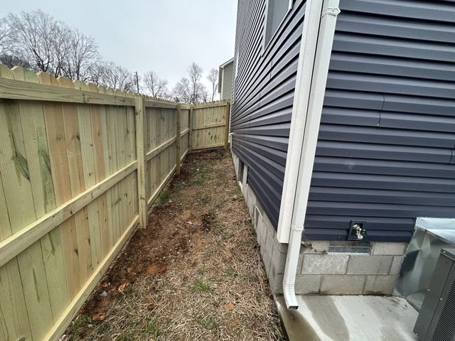 1217 Dodd St, Clarksville, TN 37040