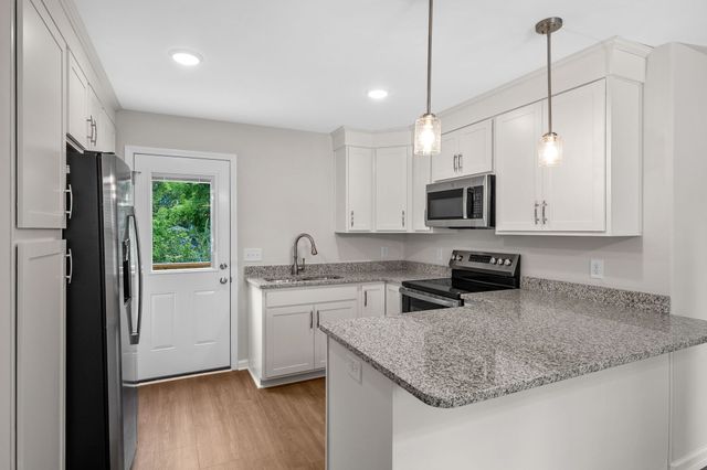 1217 Dodd St, Clarksville, TN 37040