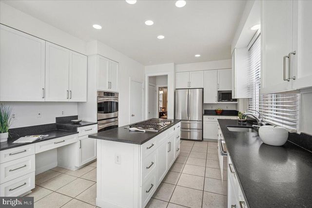 10409 DEMOCRACY LN, Potomac, MD 20854