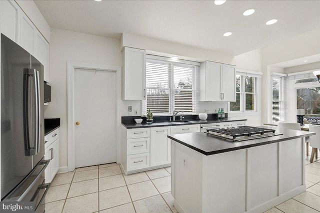 10409 DEMOCRACY LN, Potomac, MD 20854