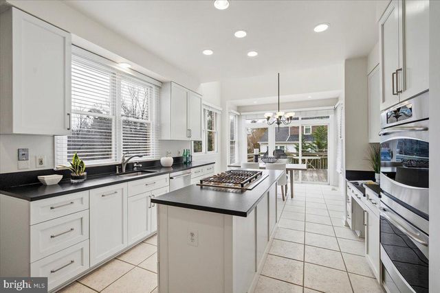 10409 DEMOCRACY LN, Potomac, MD 20854