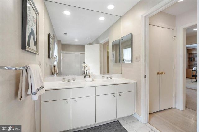 10409 DEMOCRACY LN, Potomac, MD 20854