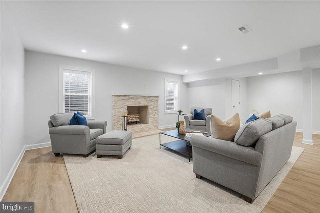 10409 DEMOCRACY LN, Potomac, MD 20854