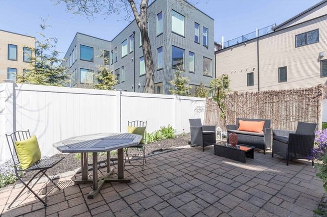 622 E 2nd 622, Boston, MA 02127
