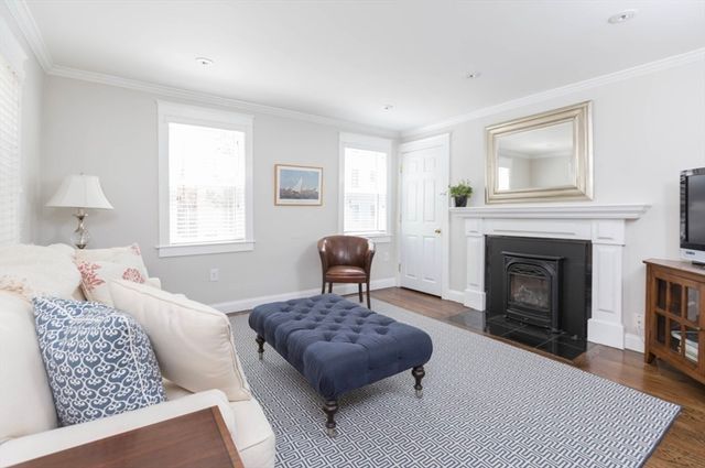 622 E 2nd 622, Boston, MA 02127