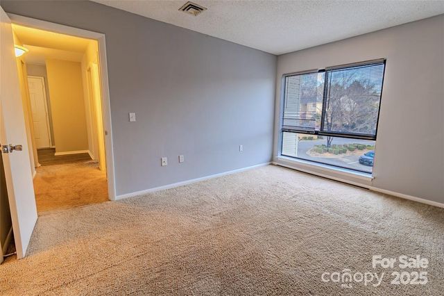 4814 Spring Lake Drive E, Charlotte, NC 28212